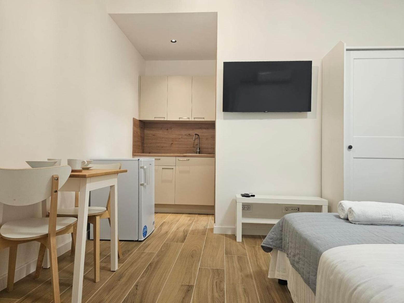 Apartments Miamare プリモシュテン 部屋 写真